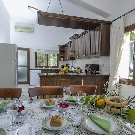 Serena Peristeronas Villa *