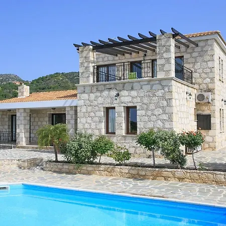 Villa Serena Peristeronas Polis