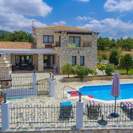 Villa Serena Peristeronas Polis